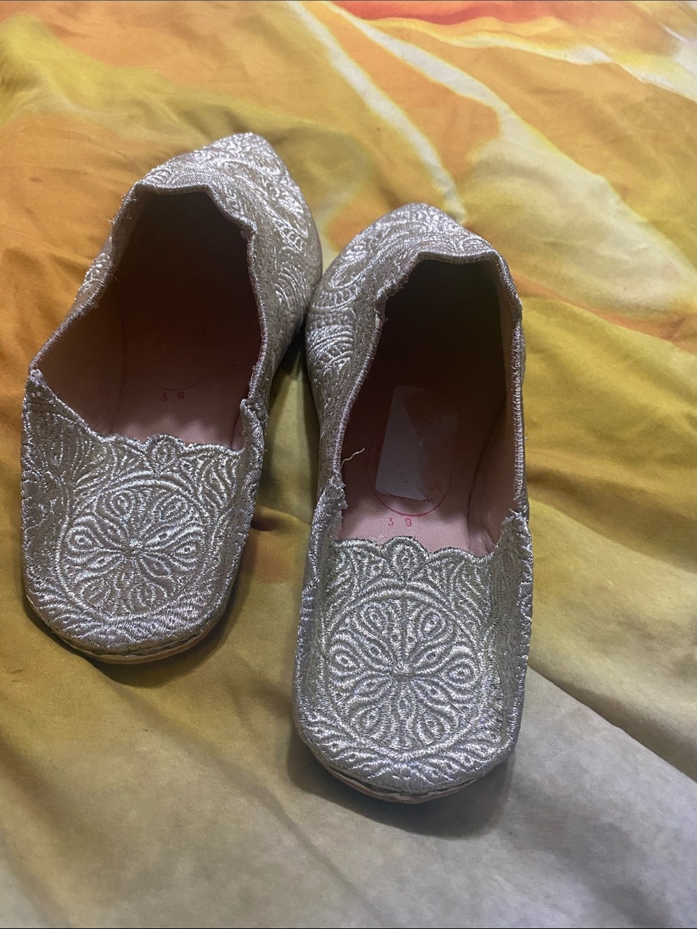 Metallic Embroidered Pointed-Toe Flats - Silver - Picture 7 of 7